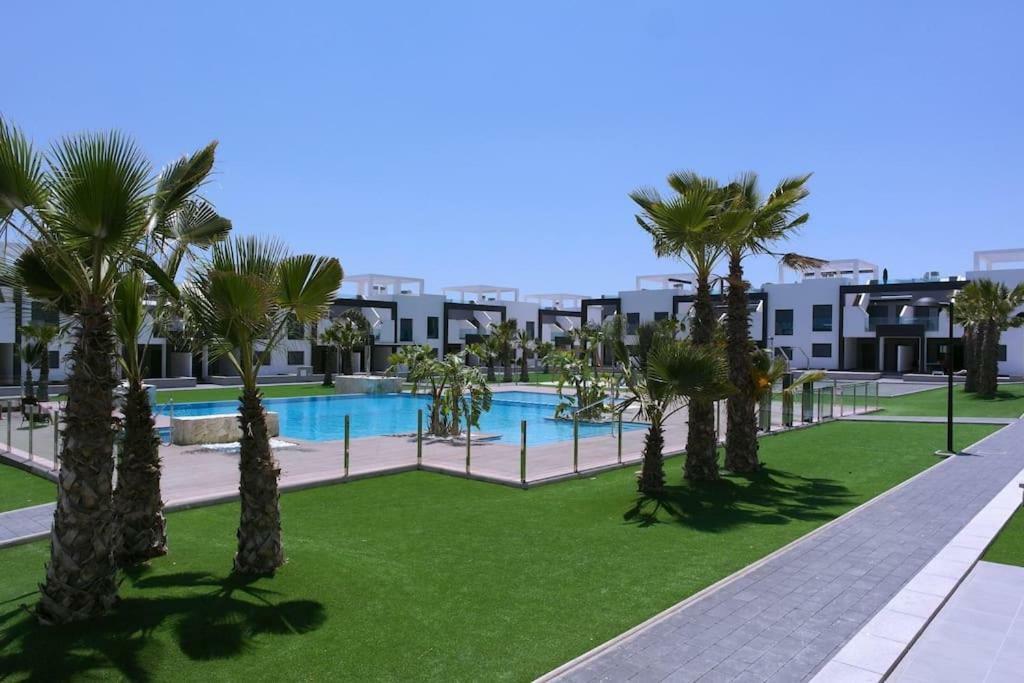 Ferienwohnung Oasis Beach IX PuntaPrima Torrevieja Exterior foto